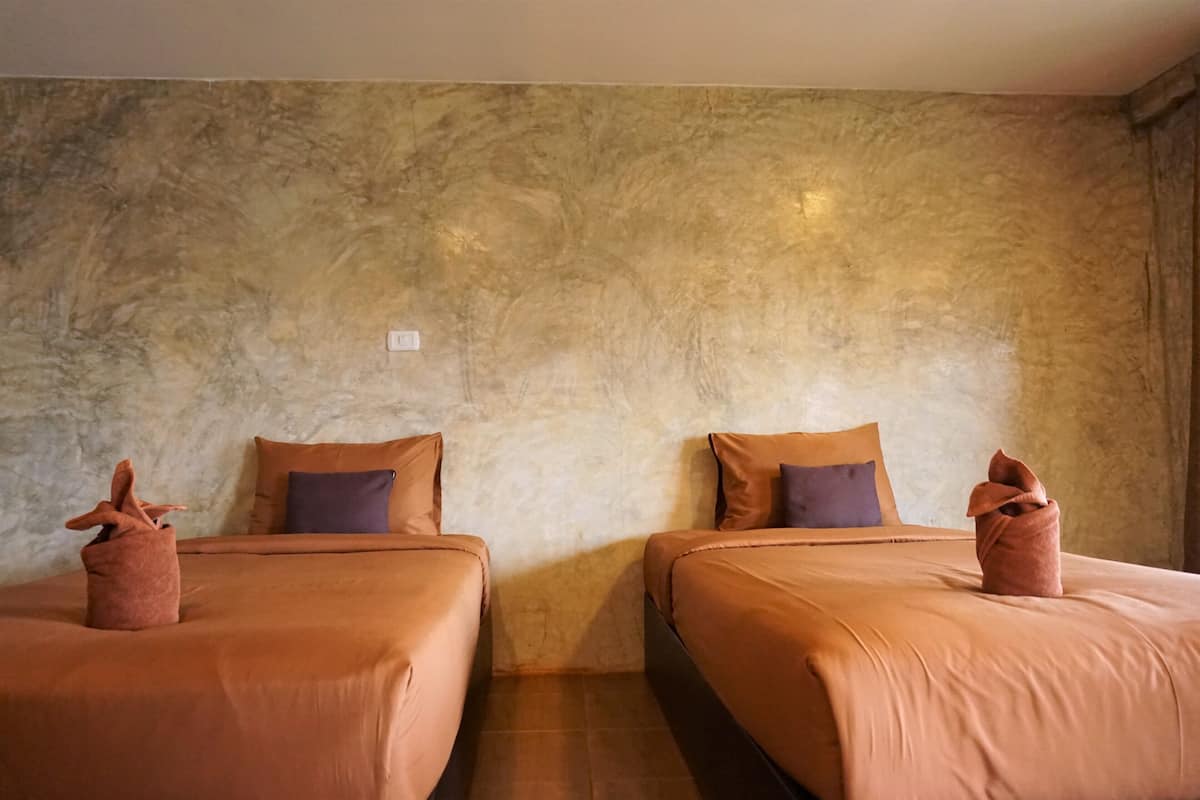 Twin Room With Air con/Mountain View | Laptop workspace, WiFi (free), bed sheets
