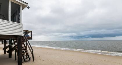 SUNSETS Couples families , Beach, deck, screen porch BBQ WiFi bch tags, dogs ok