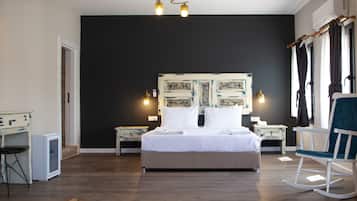 Suite | 1 bedroom, desk, laptop workspace, free WiFi