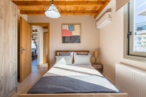 Deluxe Apartment | 3 bedrooms, laptop workspace - Kismet Apt - Retreat to a Stylish home (Chania)