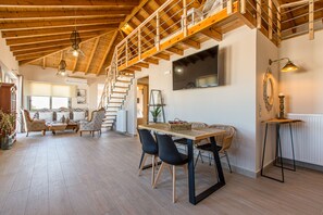 디럭스 아파트 | 거실 공간 | LCD TV