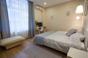 Deluxe Triple Room | Minibar, desk, laptop workspace, free cots/infant beds - Bed&Breakfast kod Smilje (Belgrade)