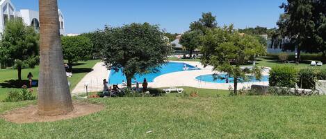 حمّام سباحة خارجي