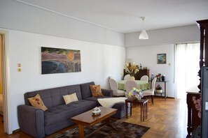 公寓, 2 间卧室 | 起居区 | 平板电视