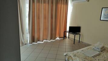 Free cribs/infant beds, free WiFi, bed sheets