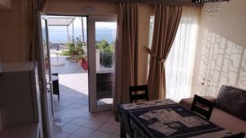 Kostenlose Babybetten, kostenloses WLAN, Bettwäsche