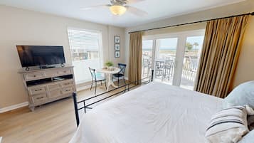 Condo, 3 Bedrooms | 3 bedrooms, iron/ironing board, free WiFi