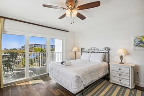 Iron/ironing board, free WiFi - Seacrest 301A is a Gulf Front efficiency unit on Okaloosa Island by RedAwning (Fort Walton Beach)