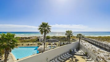 Studio | Pool | Indoor pool, a heated pool