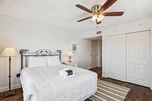 Studio | Iron/ironing board, free WiFi - Seacrest 301A is a Gulf Front efficiency unit on Okaloosa Island by RedAwning (Fort Walton Beach)