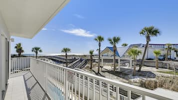 Condo, 2 Bedrooms | Property grounds