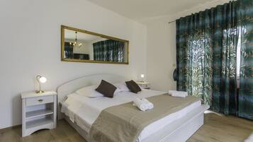 Villa, Private Pool | 5 bedrooms, desk, laptop workspace, iron/ironing board