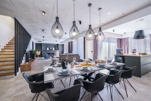 빌라 | 객실 내 식사 공간