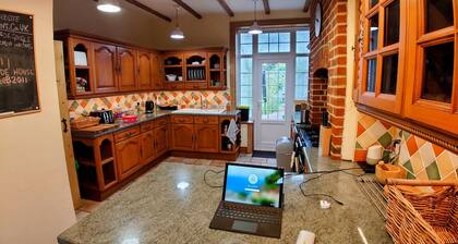 Gorgeous 4-bed House in Bexhill-on-sea, sea Views