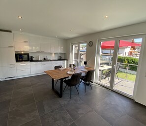 تناول الطعام