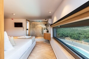 4 bedrooms, in-room safe, iron/ironing board, travel crib - TreeTop Villa I, Private Pool, BBQ & Playground, close to Beach & Shops (Loutra, Rethymno)