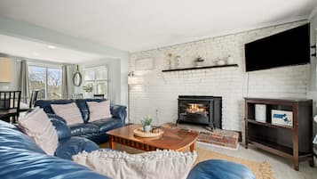 Smart TV, fireplace, Hulu, streaming services