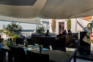 Exterior - Rivoli Cinema Hostel (Porto)