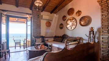 Apartment | Living area | TV