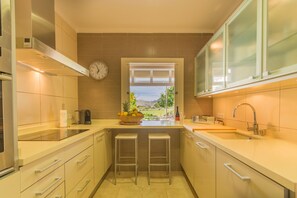 Fridge, microwave, oven, stovetop - Sea House only 200m to the beach with sea vies, Colonia Sant Pere, Mallorca (Colonia de Sant Pere)