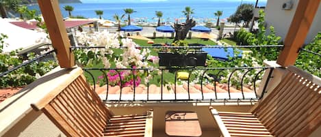 Habitación estándar, vista al mar | Balcón