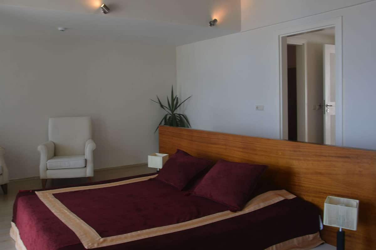 Honeymoon Suite, Jetted Tub, Sea View | Desk, WiFi (free)