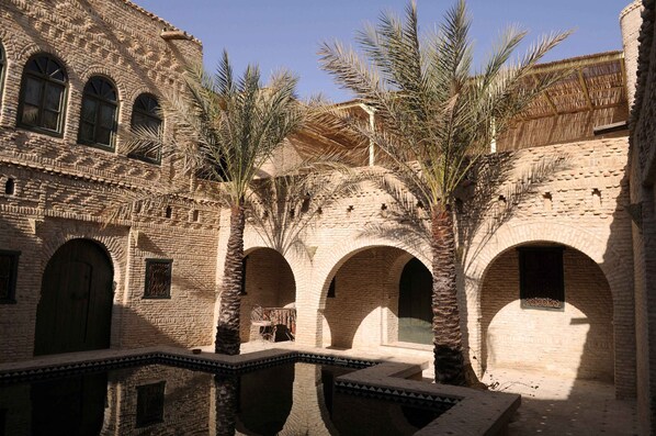 Superior Suite, Private Bathroom (Suite Isis) | Courtyard - Dar Nejma (Tozeur)