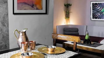 Suite by Sprout Rooms | Living area | 32-inch LED TV with cable channels, TV