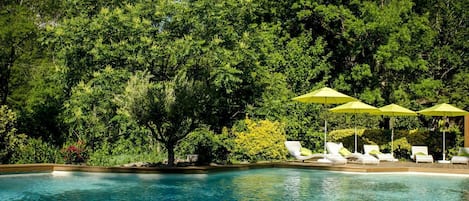 Piscine extérieure, piscine chauffée