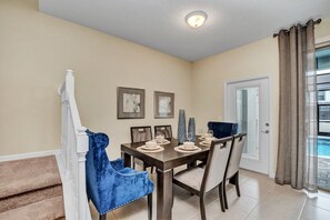 Dining area - Majestic 5BR Townhome w Pool, Theme Rooms near WDW (Kissimmee)