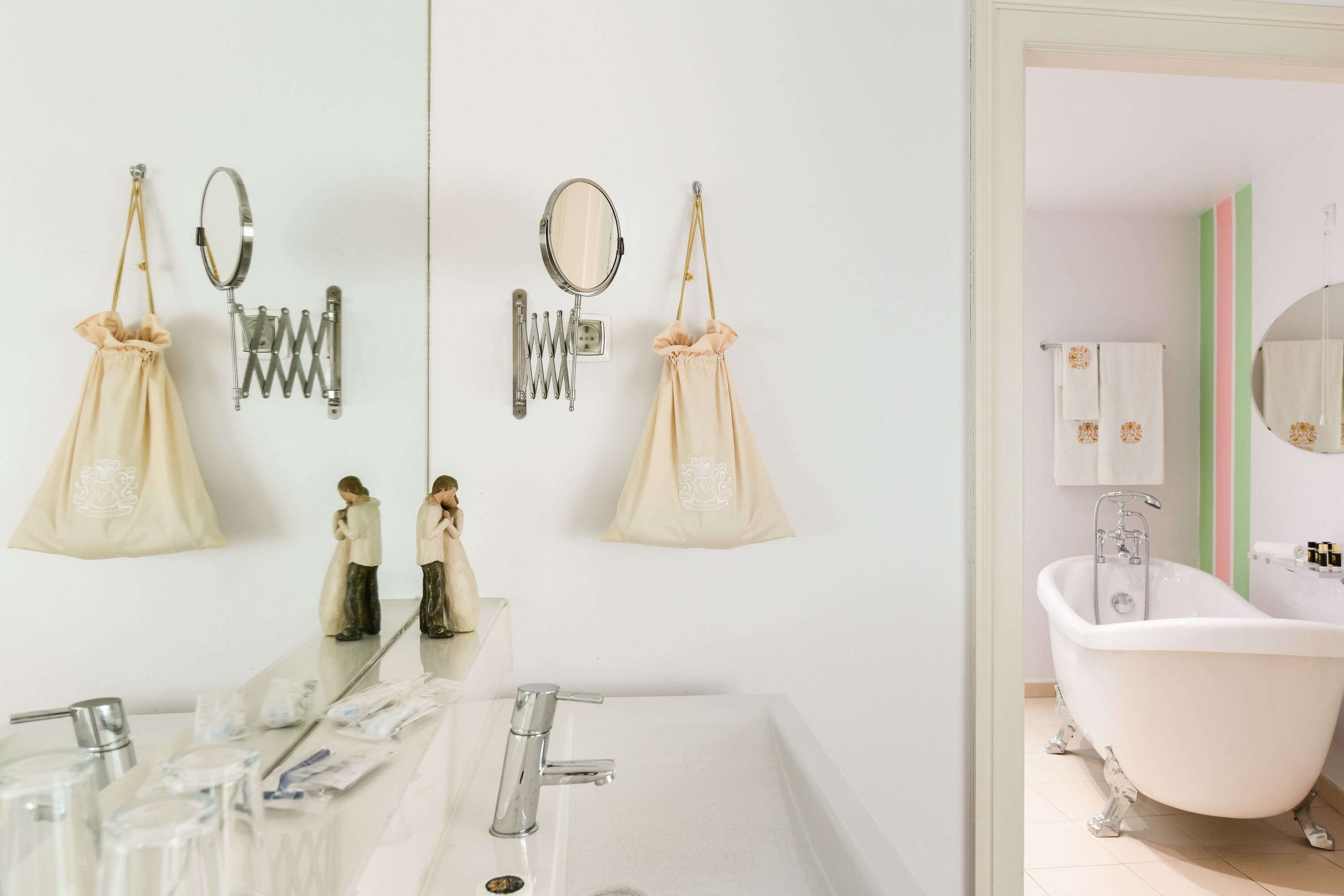 grand double room | bathroom | free toiletries, hair dryer, bathrobes, slippers