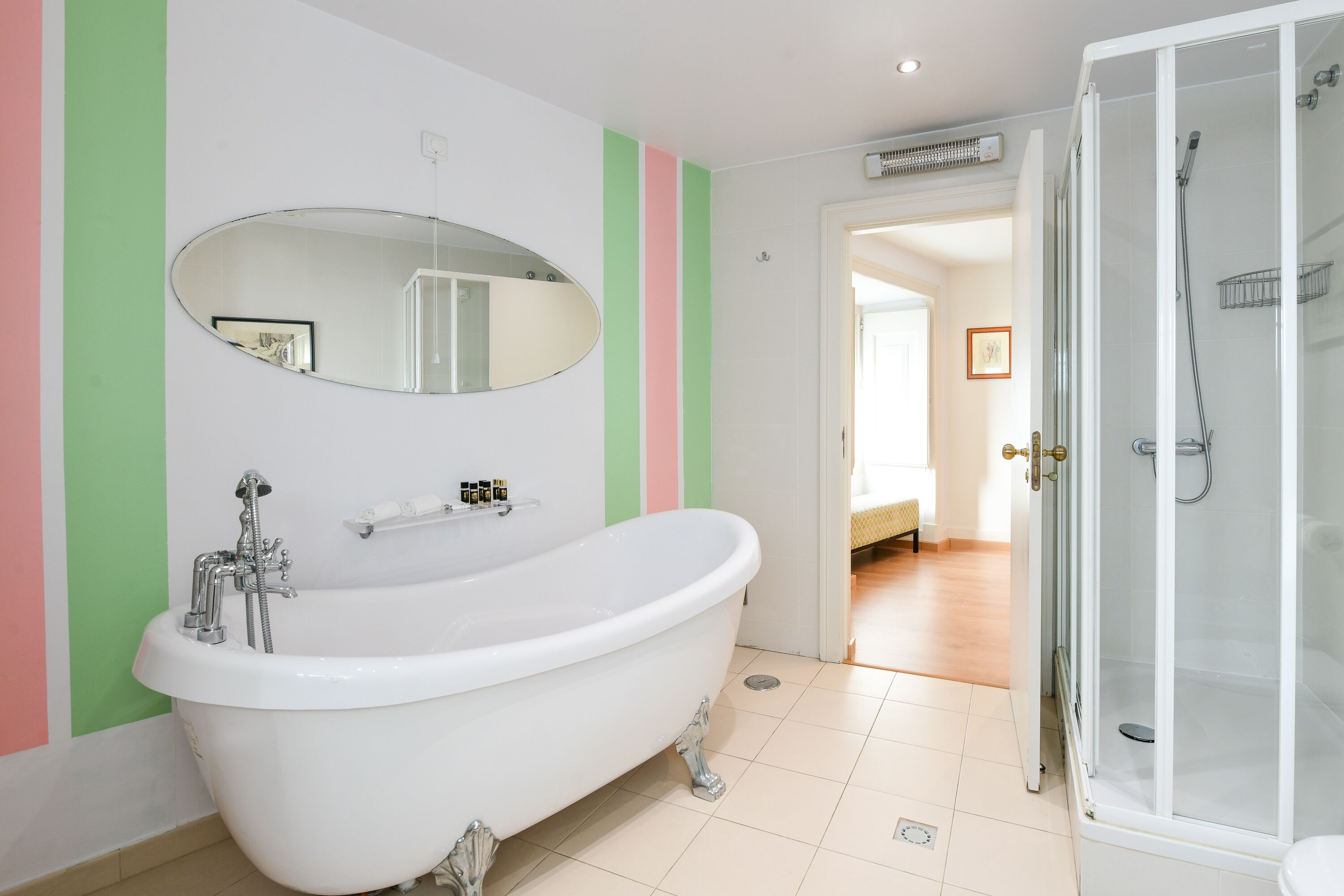 grand double room | bathroom | free toiletries, hair dryer, bathrobes, slippers