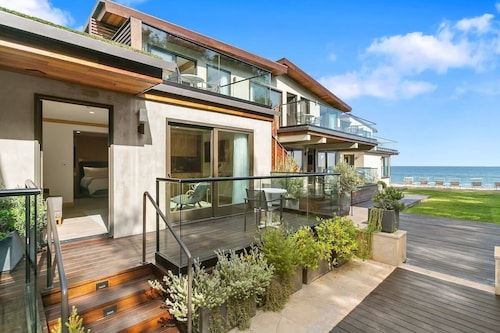 SA Beach Suite #3 by Stay Awhile Villas