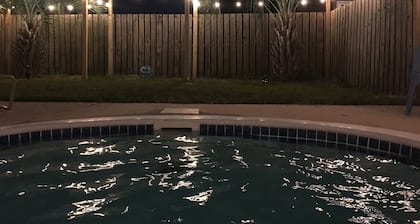 Seas The Day - private pool, 1 block from Ocean!