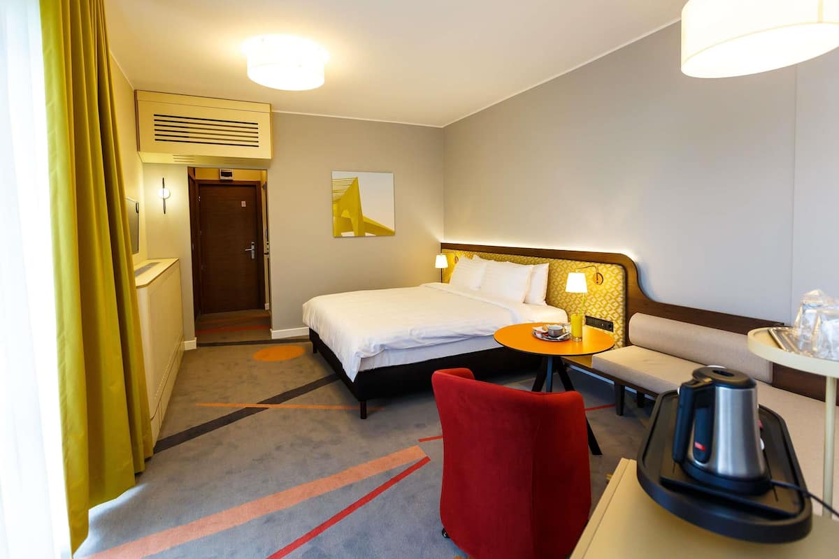Superior Room, 1 Double Bed | Desk, soundproofing, WiFi (free), bed sheets