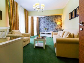 Superior Suite, 1 Double Bed with Sofa bed | Soundproofing, free WiFi, bed sheets - Mercure Galati Centrum (Galati)