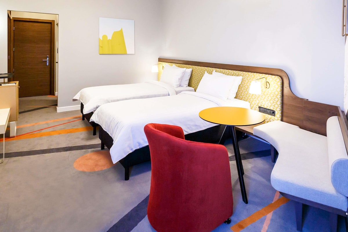 Superior Room, 2 Twin Beds | Desk, soundproofing, WiFi (free), bed sheets