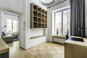Flat-screen TV - P&O Apartments Warecka Studio (Warsaw)
