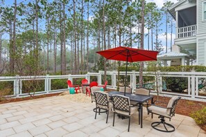 Outdoor dining - LSV! Private Pool! 5 Adult Bikes! Firepit! (Santa Rosa Beach)