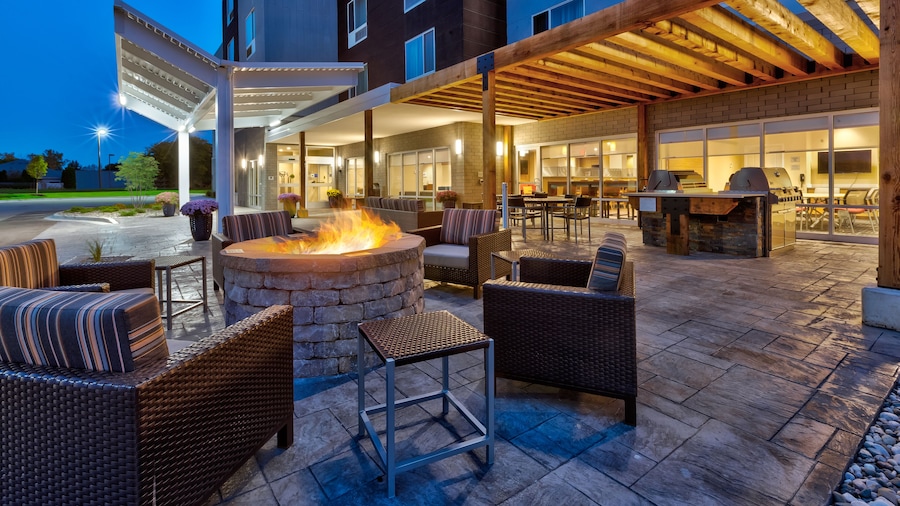 TownePlace Suites by Marriott Grand Rapids Airport Southeast