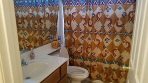 淋浴/盆浴组合、吹风机、毛巾