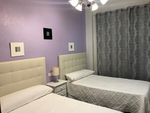 1 chambre, fer et planche Ă repasser, draps fournis