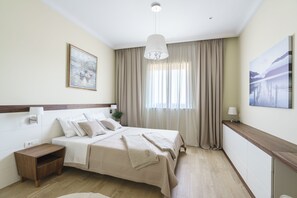 1 bedroom, in-room safe, iron/ironing board, WiFi
