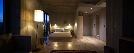 Panoramic View 10,16 | Down comforters, minibar, desk, laptop workspace