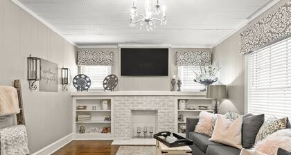 Charming, Historic Home Minutes from Magnolia