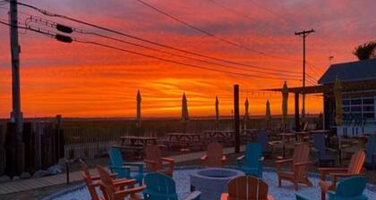 PET FRIENDLY-Walk to Beach-Fire Pit-40 Min to Salem, MA-WINTER RENTAL AVAILABLE