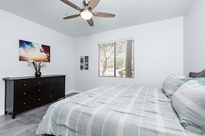 2 bedrooms, iron/ironing board, free WiFi, bed sheets