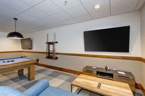 Game room - Abode at Alpine Penthouse, ski-in/ski-out, sauna, pool & gym (Park City)