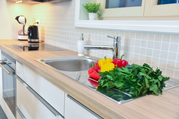 Fridge, microwave, oven, stovetop