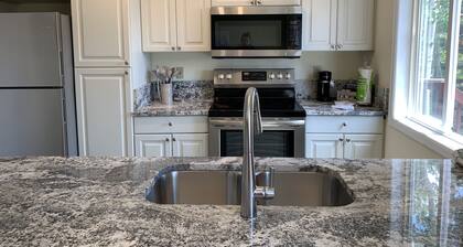 Lakefront rental in Downtown Grand Lake